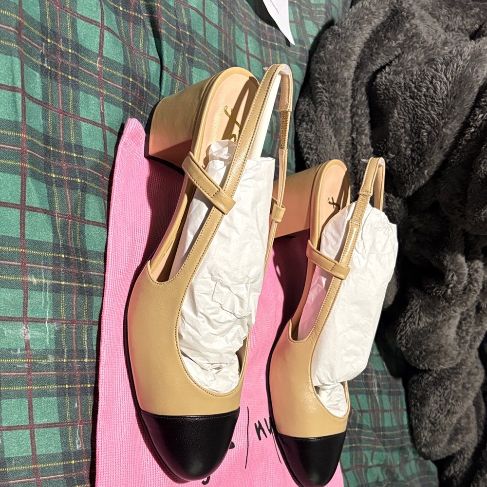 French Sole Tan and Black Slingback Heels - Picture 2 of 3